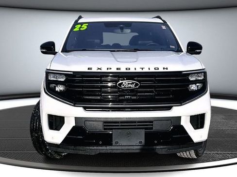 Used 2025 Ford Expedition Max Platinum w/ Stealth Performance Package image 2