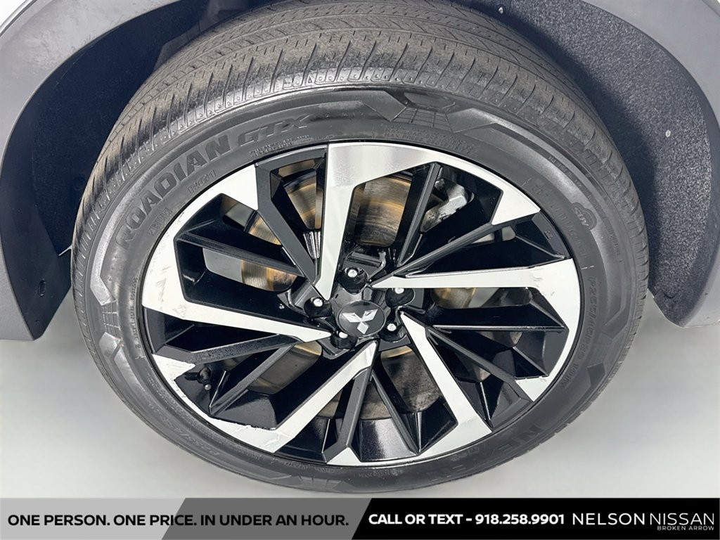 Used 2023 Mitsubishi Outlander Ralliart AWD/4WD image 32