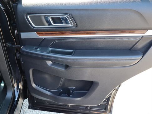 Used 2019 Ford Explorer Limited w/ Class III Trailer Tow Package AWD/4WD image 12