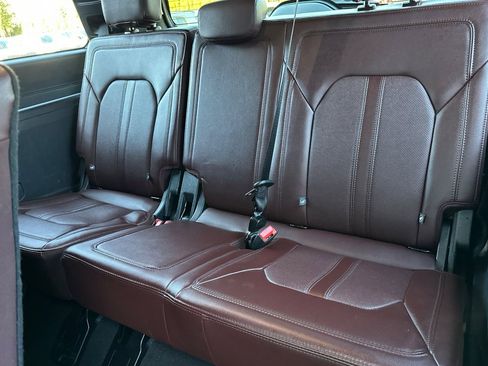 Used 2024 Ford Expedition Limited image 17