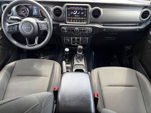 Used 2023 Jeep Gladiator Sport AWD/4WD image 18