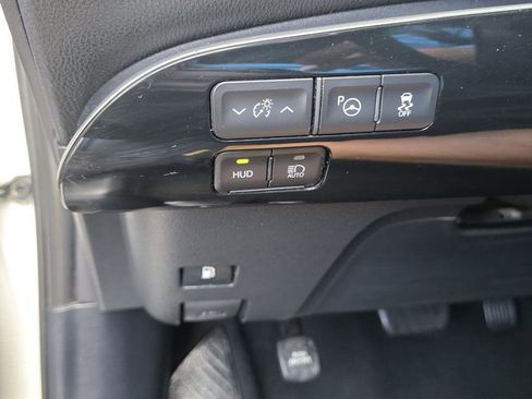 Used 2019 Toyota Prius XLE image 19