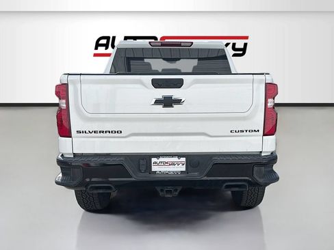 Used 2024 Chevrolet Silverado 1500 Custom Trail Boss w/ LPO, Dark Essentials Package AWD/4WD image 6