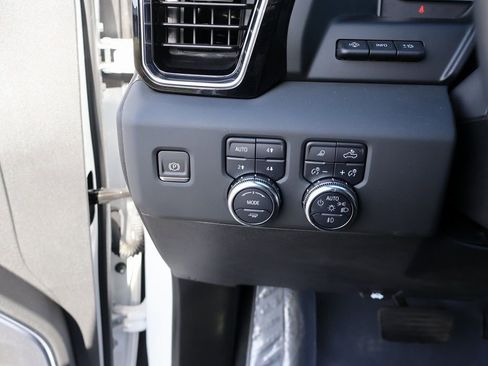 Used 2024 GMC Sierra 1500 Denali Ultimate image 37