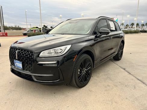 Used 2023 Lincoln Corsair Reserve w/ Equipment Group 201A image 3