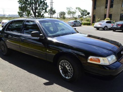 Used 2004 Ford Crown Victoria Police Interceptor image 3