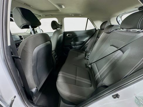 Used 2025 Hyundai Venue SEL image 27