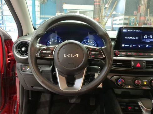 Used 2023 Kia Forte LXS w/ LXS Technology Package FWD image 2