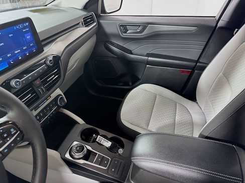 Used 2023 Ford Escape Active image 23