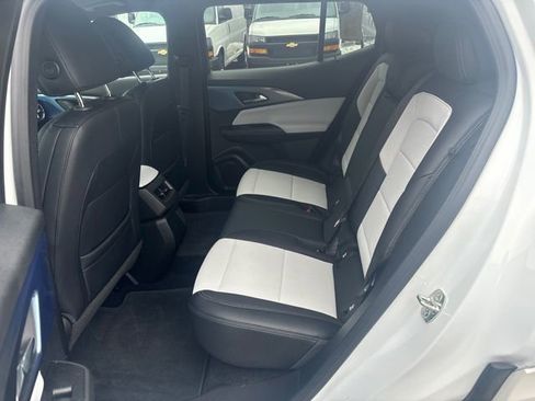 Certified 2025 Chevrolet Equinox EV LT FWD image 10