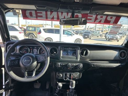 Used 2023 Jeep Gladiator Willys image 35