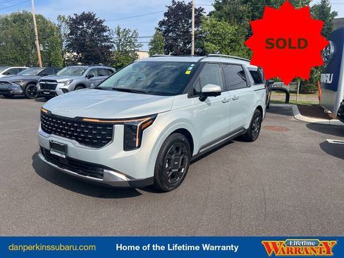 Used 2025 Kia Carnival SX image 1