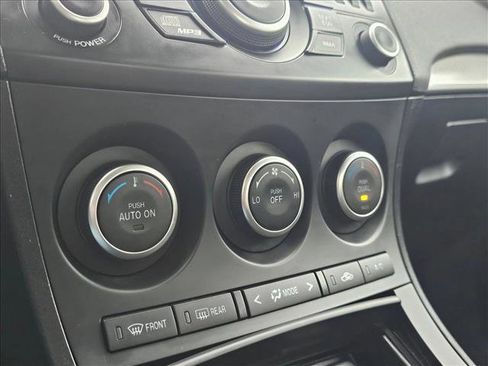 Used 2013 MAZDA MAZDA3 i Touring image 24