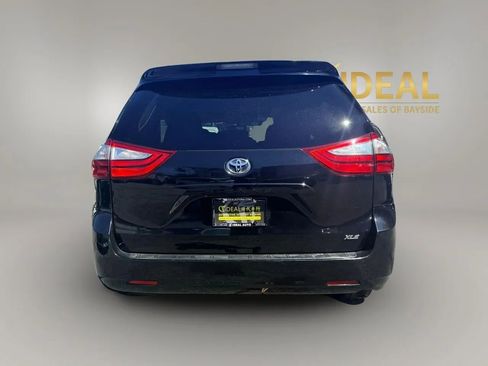 Used 2017 Toyota Sienna XLE w/ Protection Package FWD image 5