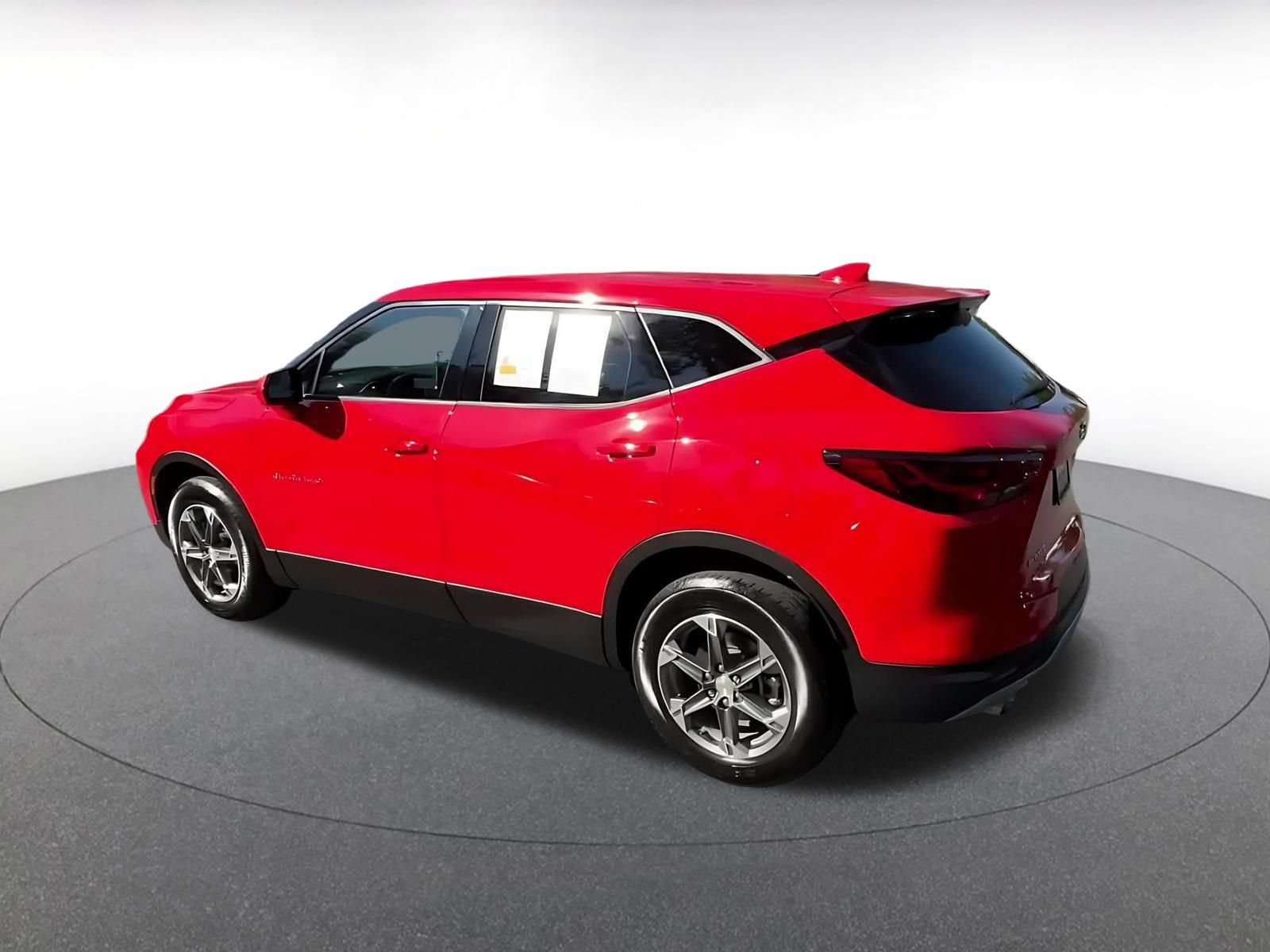 Used 2026 Chevrolet Blazer LT FWD image 9