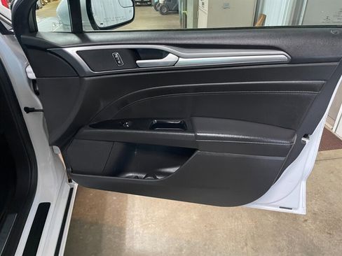 Used 2016 Ford Fusion Titanium FWD image 17