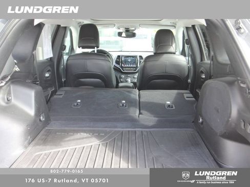 Used 2021 Jeep Cherokee Limited w/ Mopar Interior Package AWD/4WD image 31