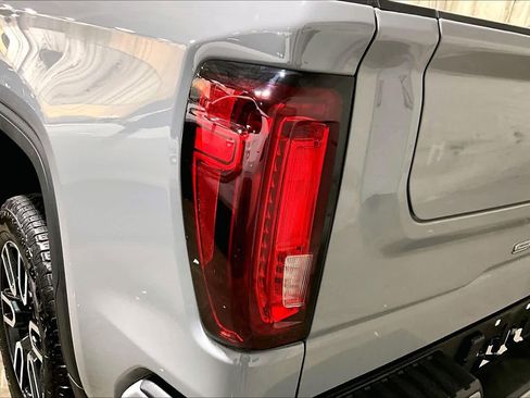 Used 2025 GMC Sierra 1500 AT4 w/ Technology Package image 29