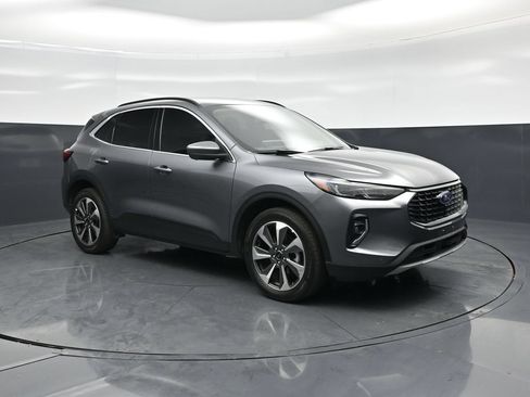 Used 2023 Ford Escape Platinum AWD/4WD image 56