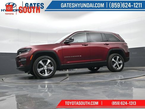 Used 2023 Jeep Grand Cherokee Limited AWD/4WD image 39