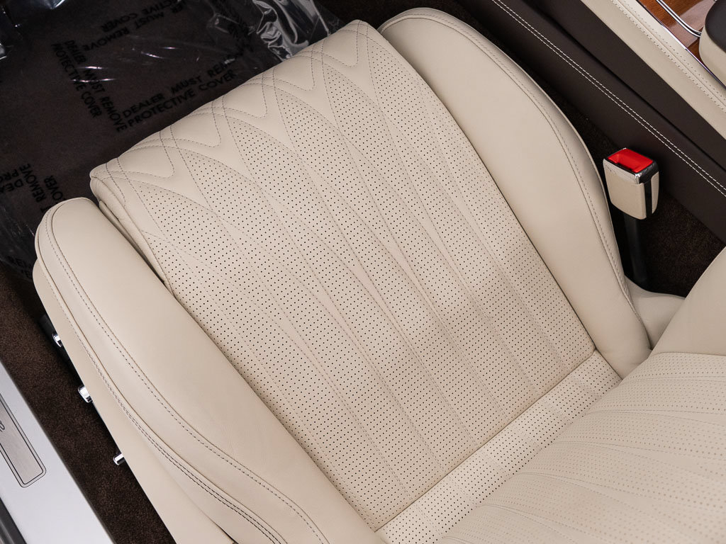 Certified 2026 Bentley Continental GT Azure AWD/4WD image 27