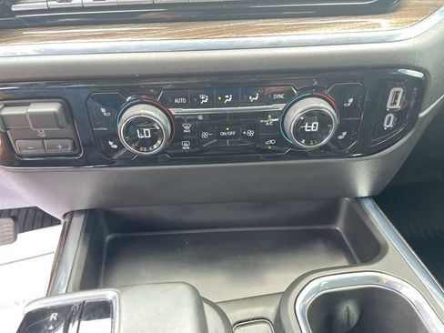 Used 2024 Chevrolet Silverado 1500 LT Trail Boss w/ LT Trail Boss Premium Package AWD/4WD image 21