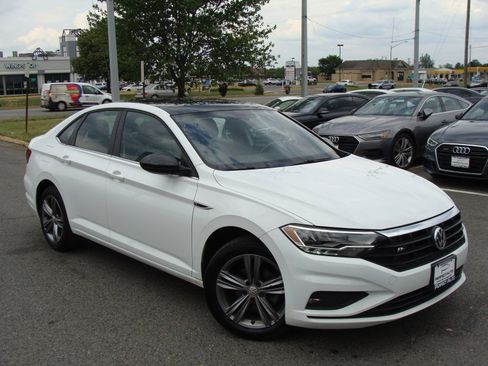 Used 2019 Volkswagen Jetta R-Line FWD image 1
