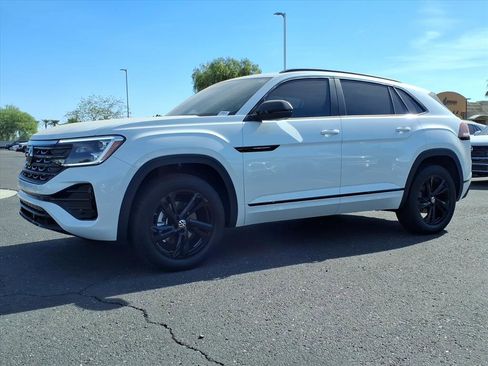 New 2026 Volkswagen Atlas Cross Sport SEL R-Line image 3
