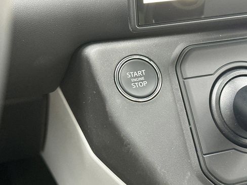 New 2026 Land Rover Defender 130 X-Dynamic SE AWD/4WD image 29