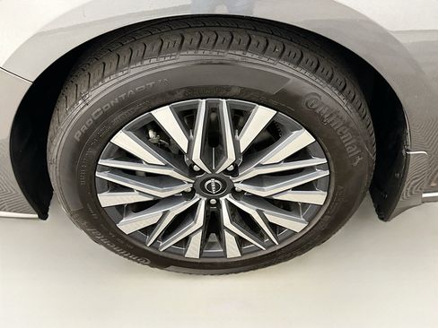 Used 2023 Nissan Altima 2.5 SV image 11