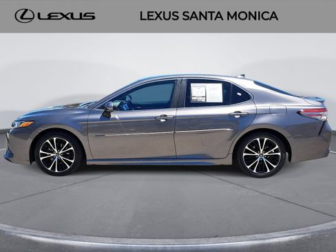 Used 2019 Toyota Camry SE w/ Convenience Package FWD image 8
