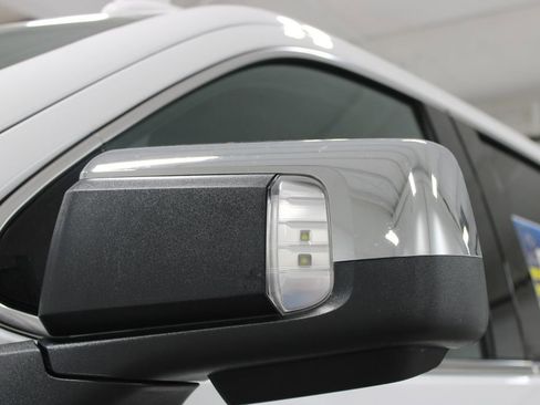 Used 2025 GMC Sierra 1500 SLT image 16