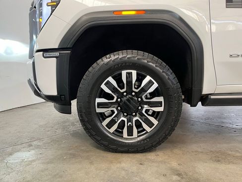 Used 2024 GMC Sierra 2500 Denali Ultimate image 14