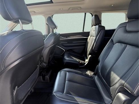 Used 2022 Jeep Grand Cherokee L Limited image 24