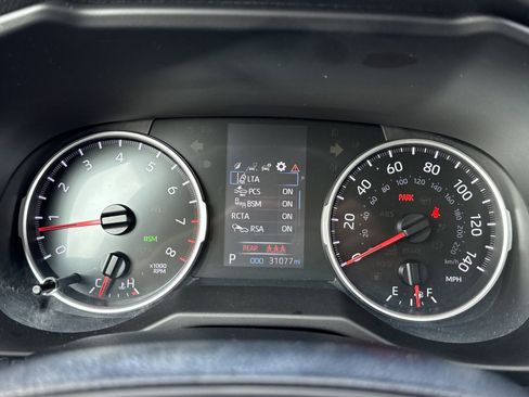 Used 2020 Toyota RAV4 XLE image 18