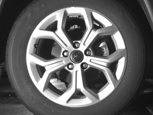 Used 2025 Jeep Compass Latitude AWD/4WD image 15