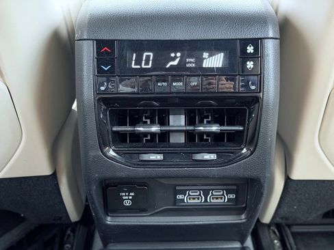 Used 2023 Jeep Grand Cherokee L Limited AWD/4WD image 28