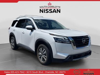 Used 2025 Nissan Pathfinder SL