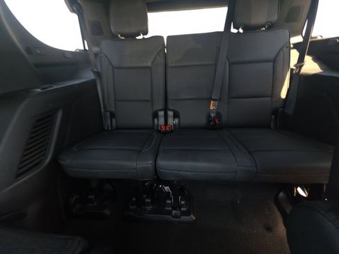 Used 2025 GMC Yukon Denali RWD image 14