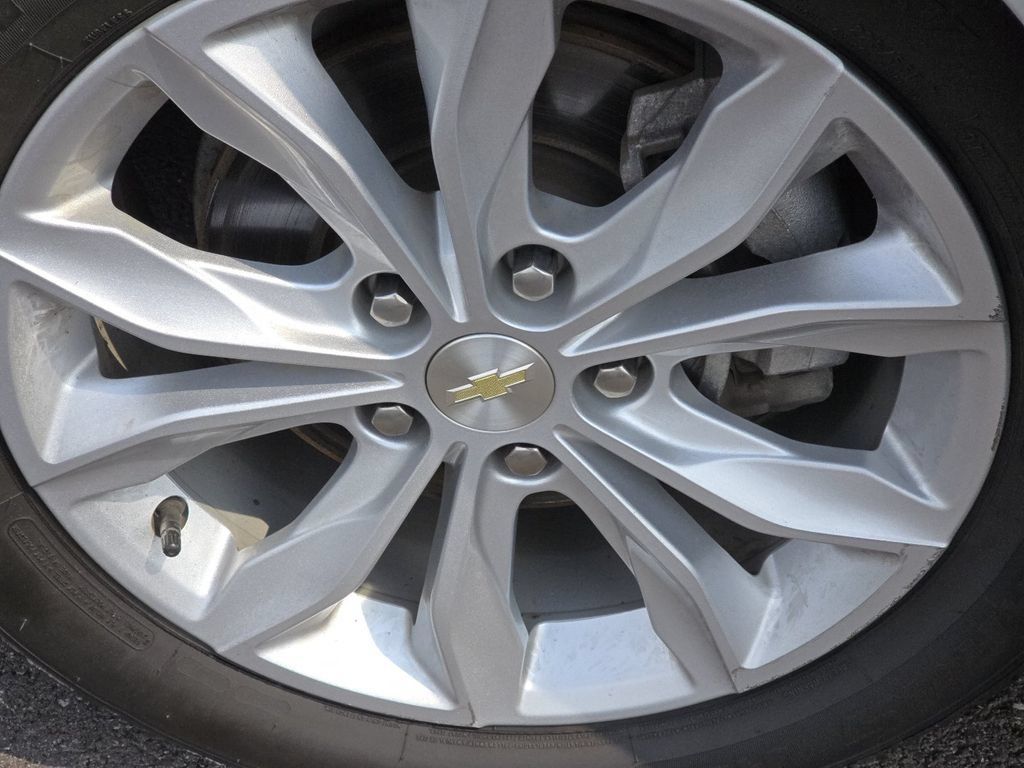 Used 2022 Chevrolet Malibu LT FWD image 10