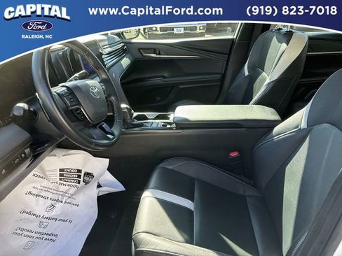 Used 2025 Toyota Camry SE image 17