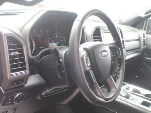 Used 2019 Ford Expedition XLT w/ Equipment Group 202A RWD image 16