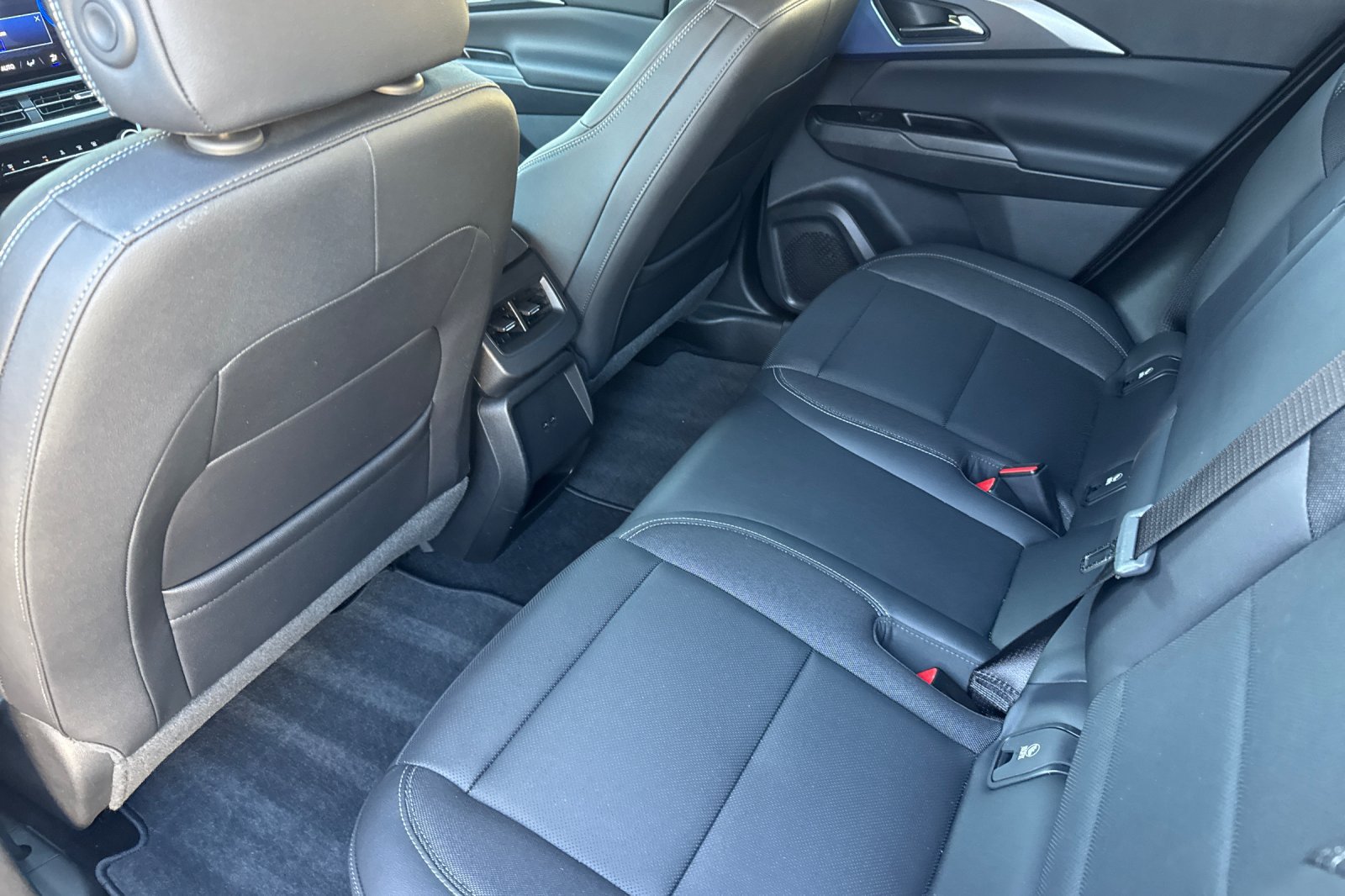 Used 2024 Chevrolet Equinox EV LT FWD image 15