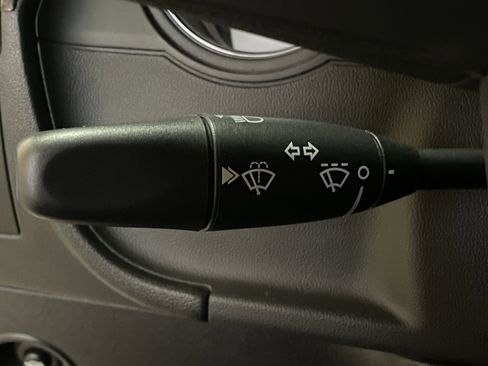 Used 2009 Dodge Challenger R/T image 13