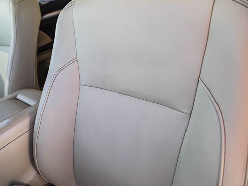 Used 2018 Toyota Highlander XLE FWD image 24