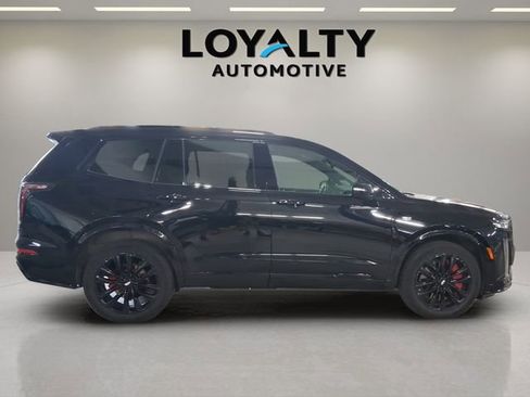 Used 2024 Cadillac XT6 Sport w/ LPO, Onyx Lite Package AWD/4WD image 6