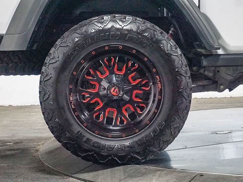 Used 2020 Jeep Gladiator Rubicon AWD/4WD image 7