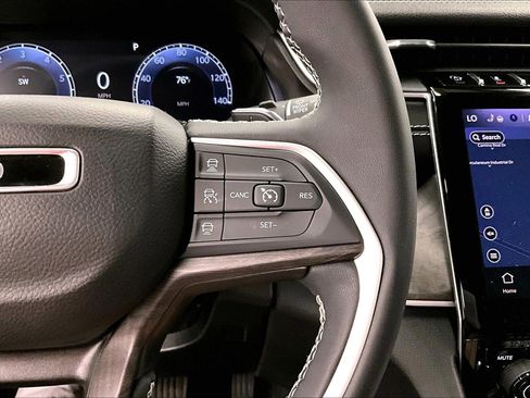 Used 2023 Jeep Grand Cherokee L Limited w/ Luxury Tech Group II AWD/4WD image 27