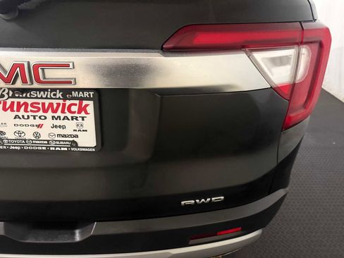 Used 2023 GMC Acadia SLE w/ Driver Convenience Package image 17