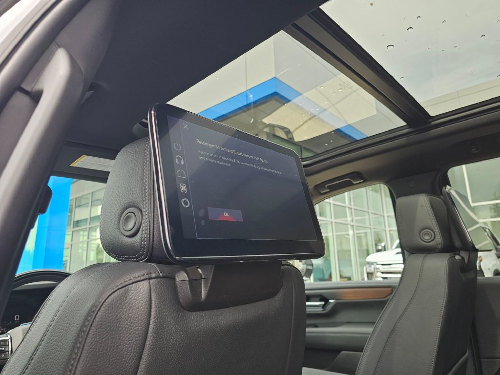 Used 2026 GMC Yukon Denali w/ Denali Reserve Package AWD/4WD image 23